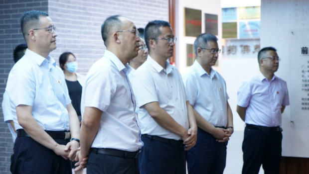 兰州三毛集团党委书记、董事长谭小毅一行莅临人生就是博集团调研